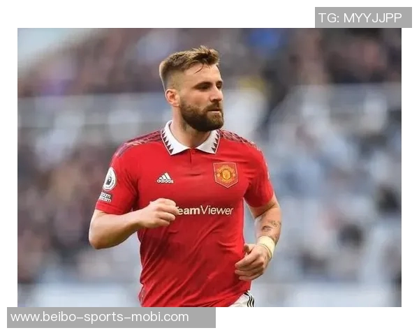 曼联旧将警告卢克肖懒惰或成双红会隐患萨拉赫将发起攻击